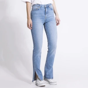 Jeans med slits - Jeans som knappt är använda, köpt på lager157.