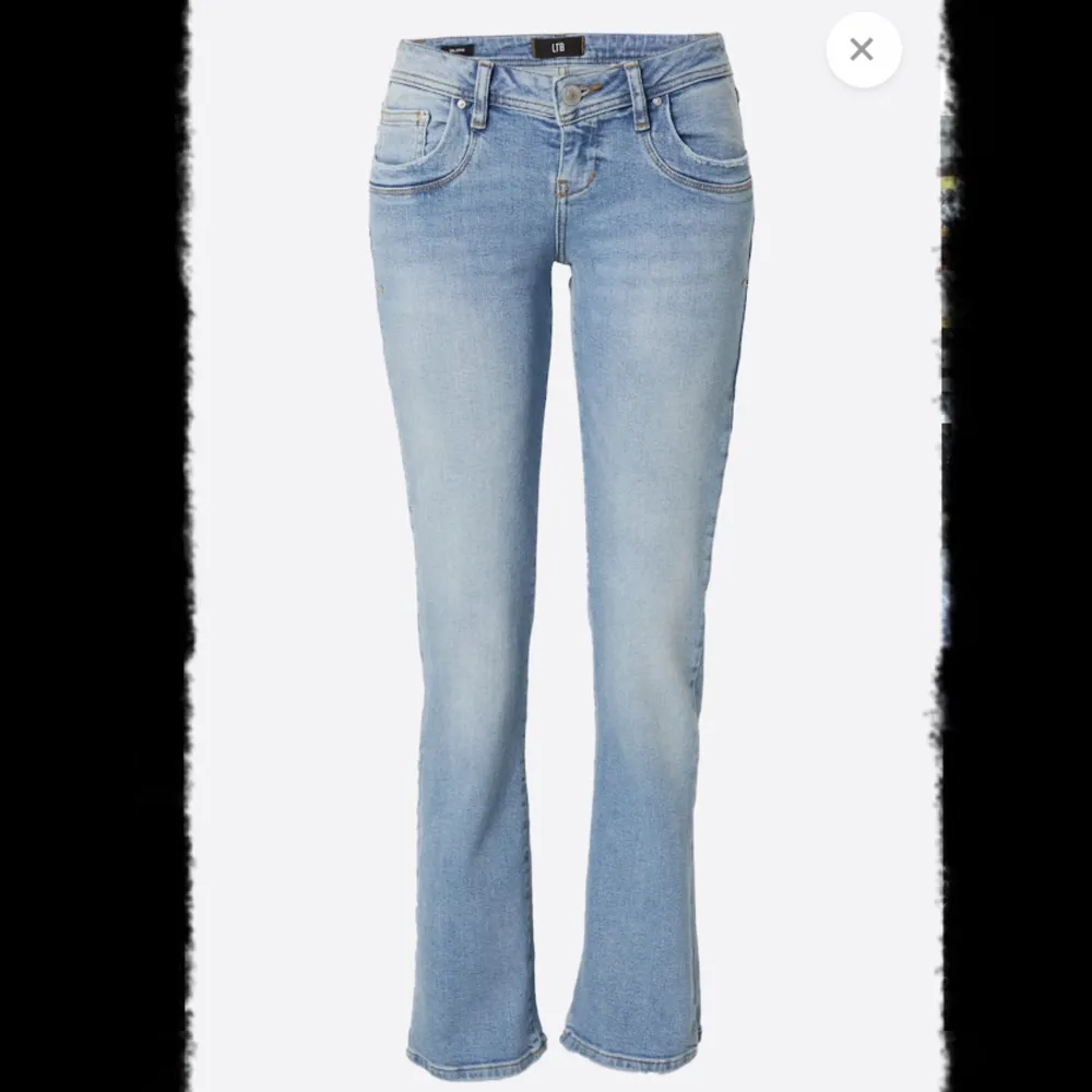 Ett par skit snygga ltb jeans som har använt fåtal gånger. Jag säljer pågrund av att dem är för korta för mig💗. Jeans & Byxor.