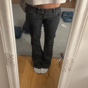 Gråa lågmidjade jeans  - As snygga gråa lågmidjade jeans🩷🩷