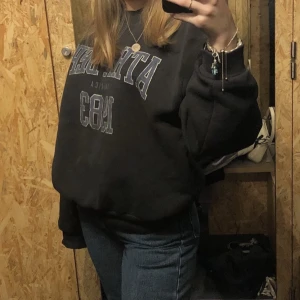 sweatshirt  - jätteskön tröja från gina strl S . nypris 349kr tror jag 