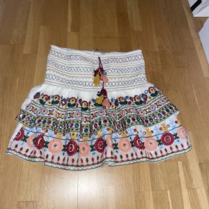 Kjol från zara - Inte använd eftersom jag inte tycker den passar mig!