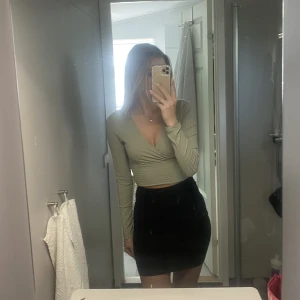 Grön topp - Söt grön topp storlek xs