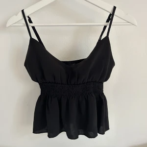 Sommartopp svart - Jättefint skick, storlek xs!❤️