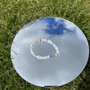 Pärlarmband🫧 - Fint Handgjort armband, går att justera längd beroende på köparens mått.