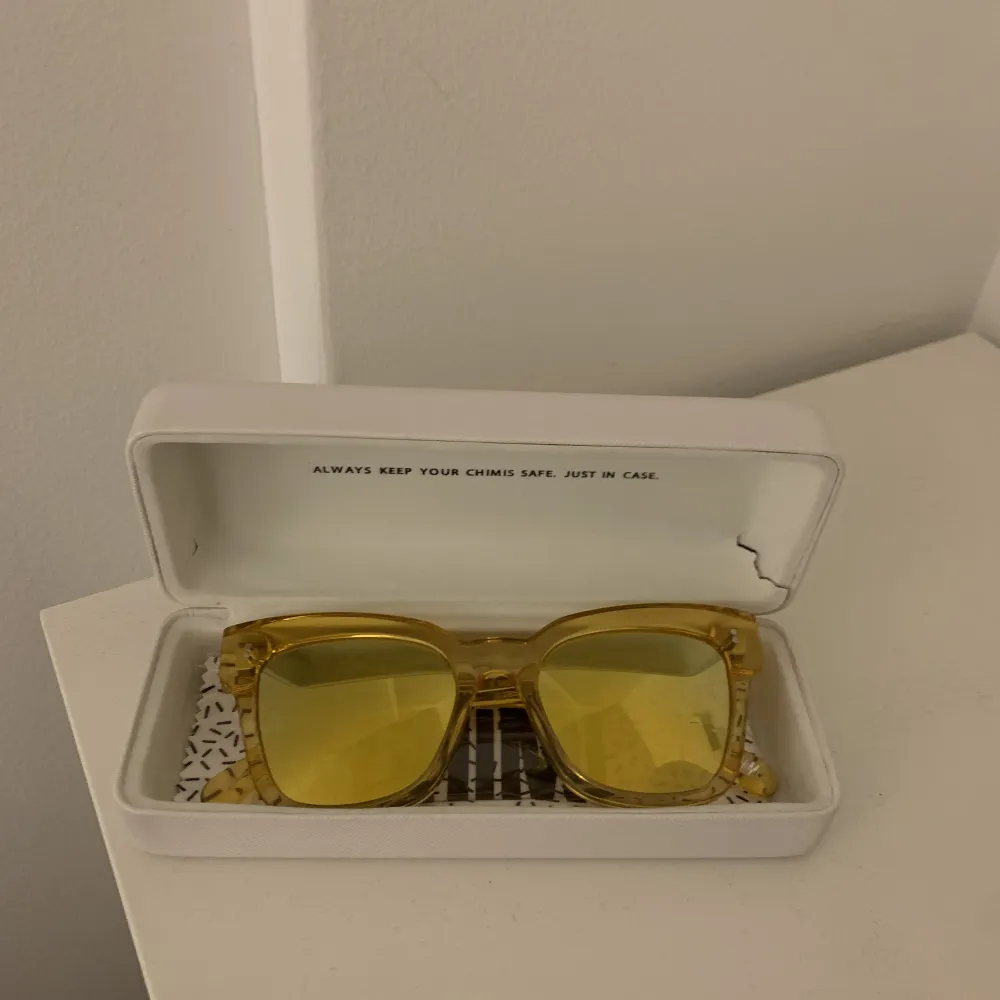 Solglasögon från chimi i färgen mango och modellen är 005. Köparen står för frakten🥰. Accessoarer.
