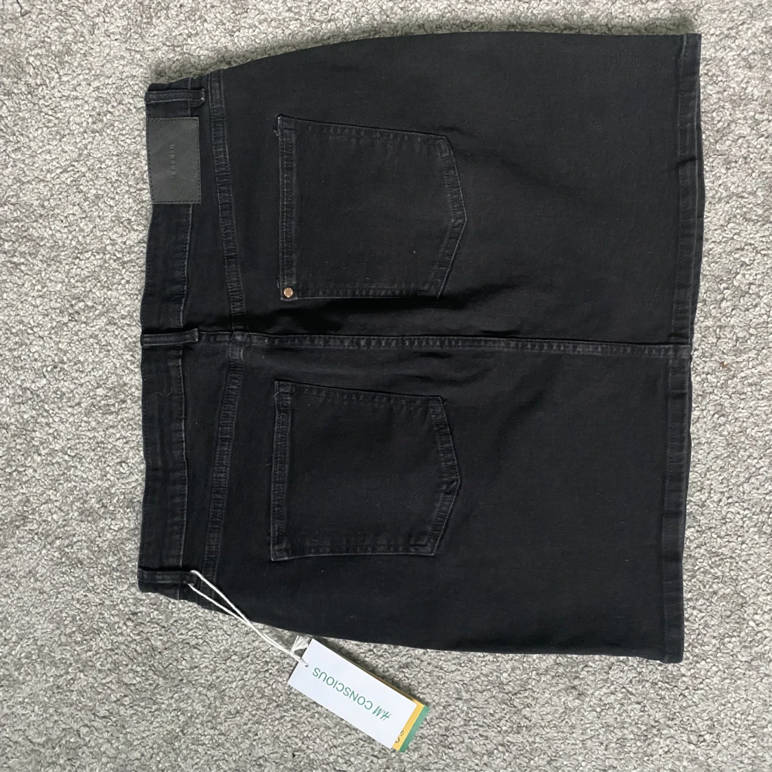 Svart kort jeanskjol - 90