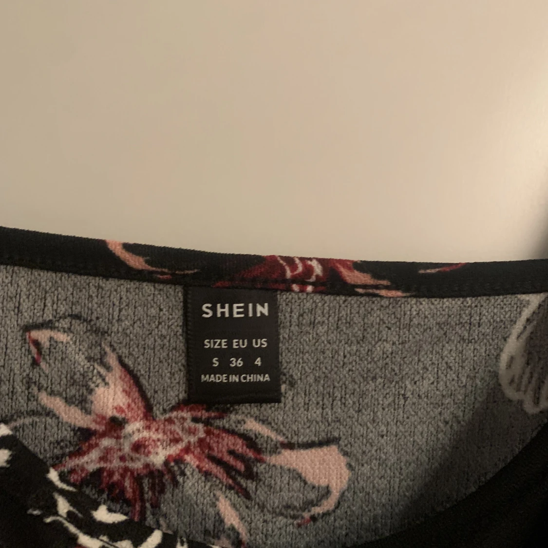 Blommig klänning från Shein  - 91