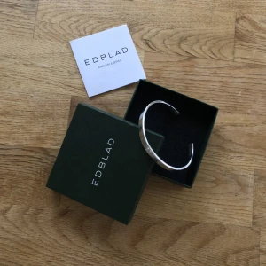 Edblad armband - Säljer mitt armband från Edblad. Fint skick och lite använt. Nypris 400kr. Hör av dig vid eventuella frågor!