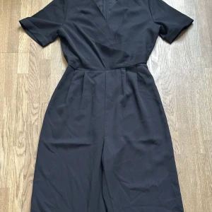 Jumpsuit - Jumpsuit, så fin och ser helt ny ut 
