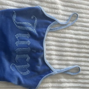 Juicy couture topp - Bra skick, nästan oanvänd. Juicy topp nypris 500💙priv för fler bilder