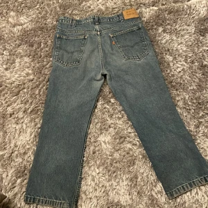 Levis Jeans - Levis jeans i bra kvalité förutom lappen 43x2 cm midjemått   9,5/10 kvalité 