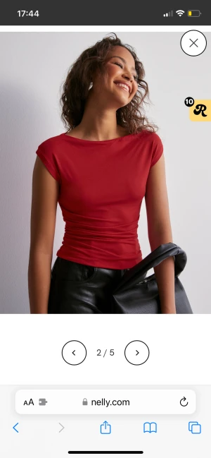 Nelly perfect soft top - En helt ny topp från Nelly. Säljer då jag ej hann returnera den i tid. Toppen är endast testad och har lappar kvar.   Storlek XS men materialet är väldigt stretchigt och bekvämt så kan även passa större storlekar. Nypris 250kr slutsålt på hemsidan