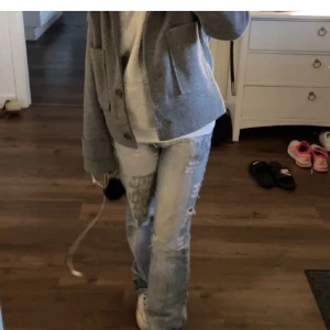 D&G jeans - säljer nu mina jättesnygga Dolce Gabbana jeans då de är liite små🫶 Lånade bilder 🫶