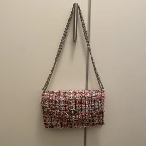 Becksödergard väska - En jätte somrig väska från Becksödergard. Nästan aldrig använd och har inga defekter. Nypris 739kr❤️