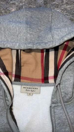 Burberry Kofta  - Storlek M 