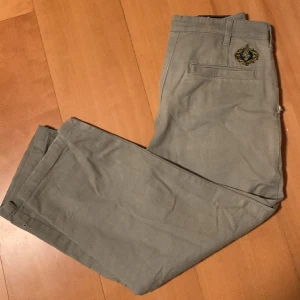 Campbell butter goods pants  - Feta butter goods campel byxor som sitter fin i small och medium. 10 av 10 i stik och är knappast använda. Har ni frågor hör av er😃😊