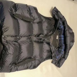 Burberry jacka och vöst - Skick:7/10 Äkta haft den 2 år 