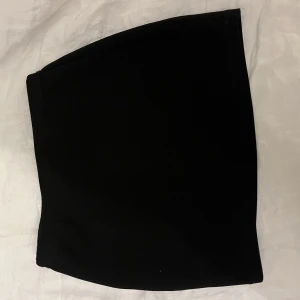 Minikjol - Svin snygg tight svart minikjol från weekday💞