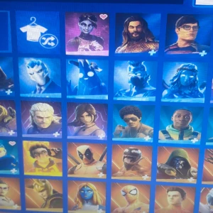 Fortnite konto - Finns skins från season 4 och uppot  Kom pm för mer info!