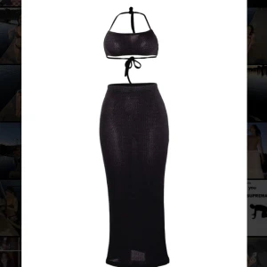 svart sommar set - Jätte fint set som passar jätte bra nu under sommaren när man ska till stranden, säljer pga att jag råkade beställa två av samma. I storlek S dock är toppen ganska liten på mig så skulle säga Xs. Köpare står för frakt🫶🏻