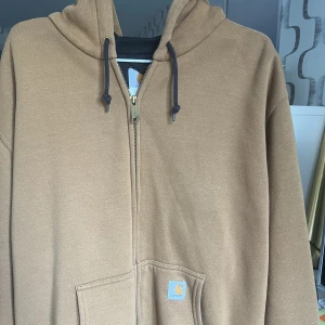 Vintage carheart heavy hoodie - Otroligt eftertraktade märket carheart. Hoodien är vintage men bevarad i ett väldigt bra skick, inga skador finns på tröjan