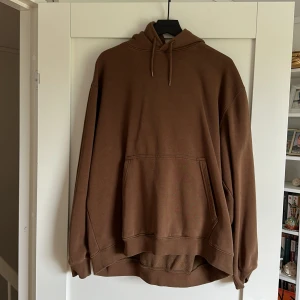Hoddie Weekday  - Weekday hoddie, brun , str XL , fin skick 