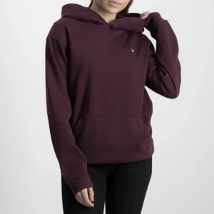 Lyle and Scott hoodie - Säljer min jättefina märkeshoodie från Lyle and Scott då den inte kommer till användning längre🌸 Nypris 650kr
