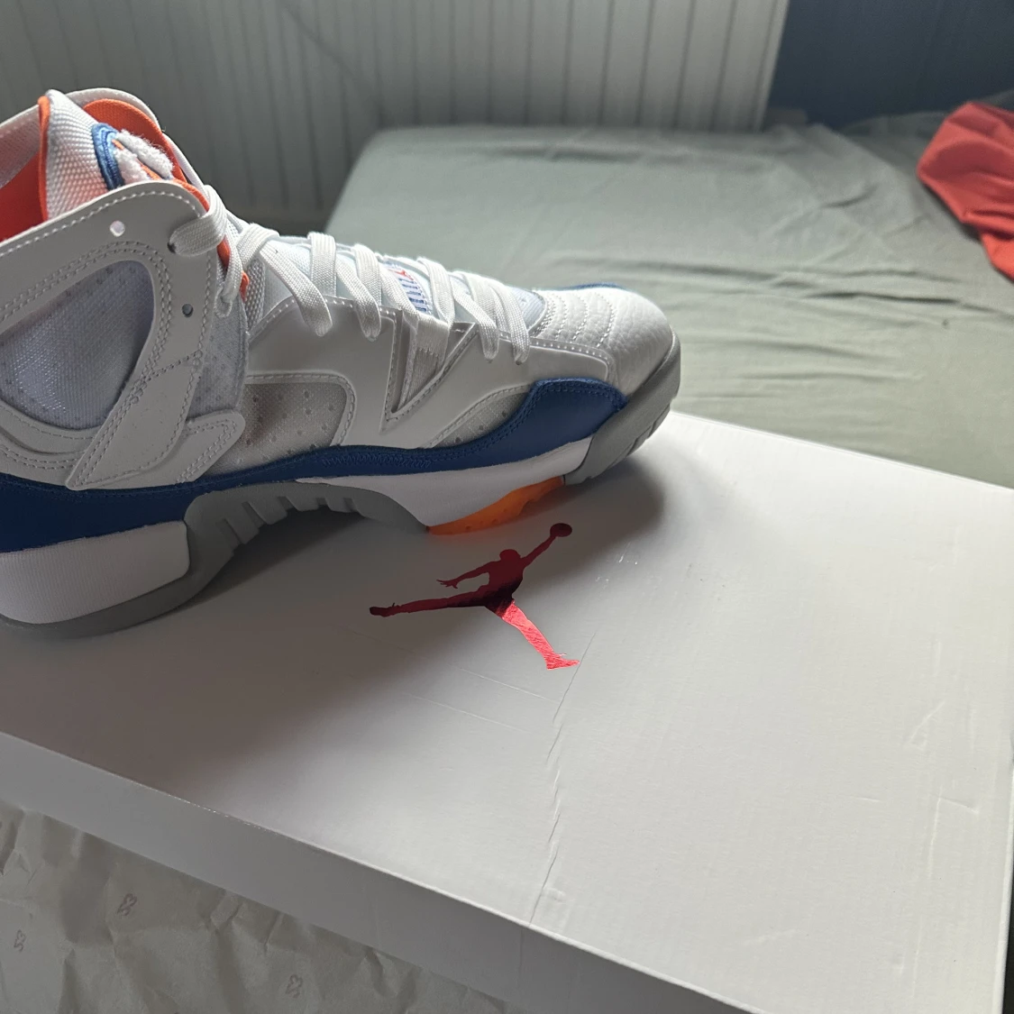 Jordan jumpman Two trey (white hyper royal) - 91