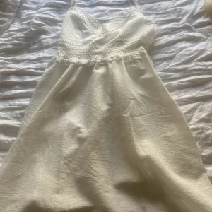 Klänning - Säljer denna som jag använt en gång. 