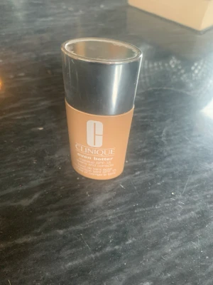 Clinique even better foundation  - Färg WN 46 golden neutral Ca 80 % kvar