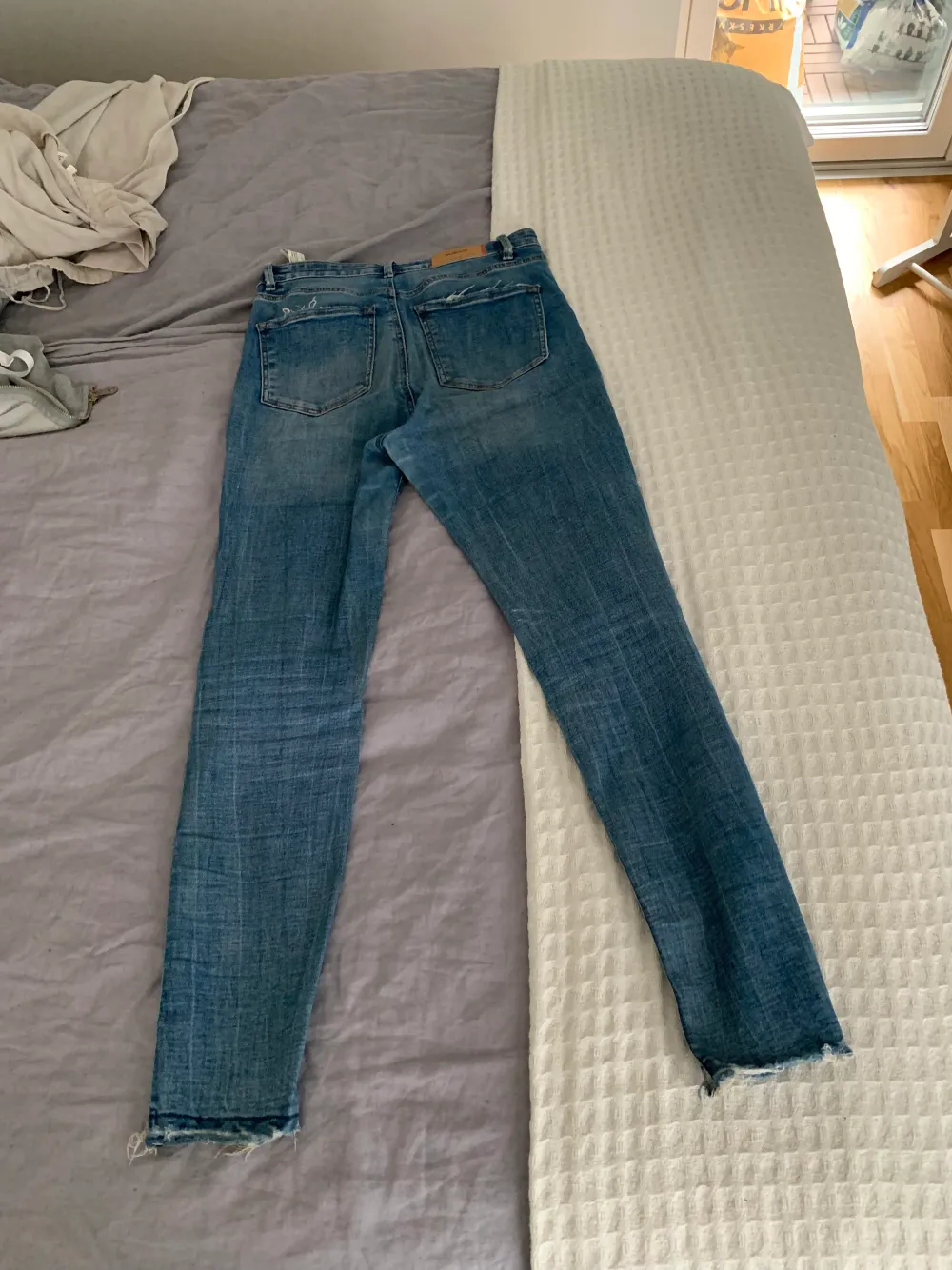 Mellanblå jeans från Stradivarius Super stretch Högmidja  Stl 40 . Jeans & Byxor.