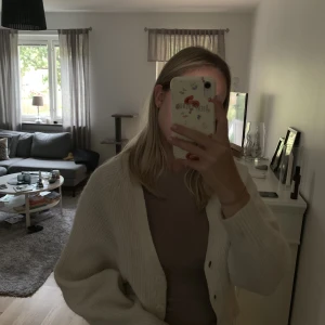 Premium quality vit kofta  - Vit premium quality kofta från Ginatricot🩵🌸