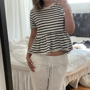 Zara topp  - Väldigt gullig topp från zara! Perfekt nu till sommar och höst!💞