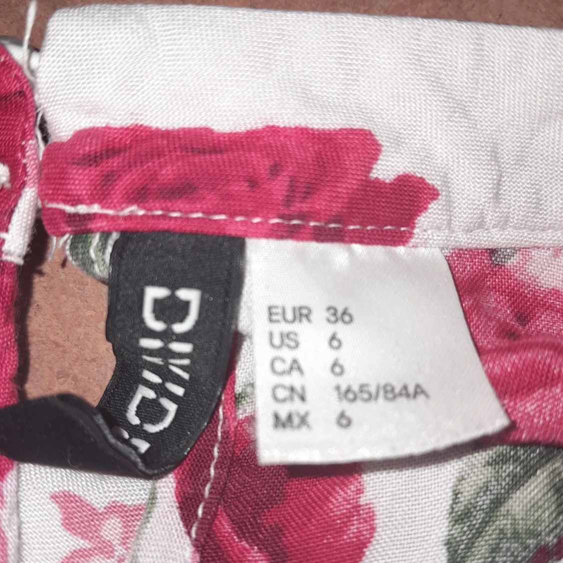 Blus med röda rosor - 91