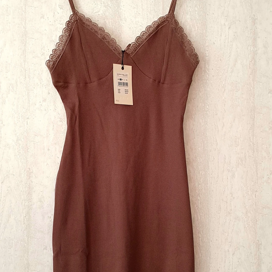 En ny fin brun klänning för 100kr