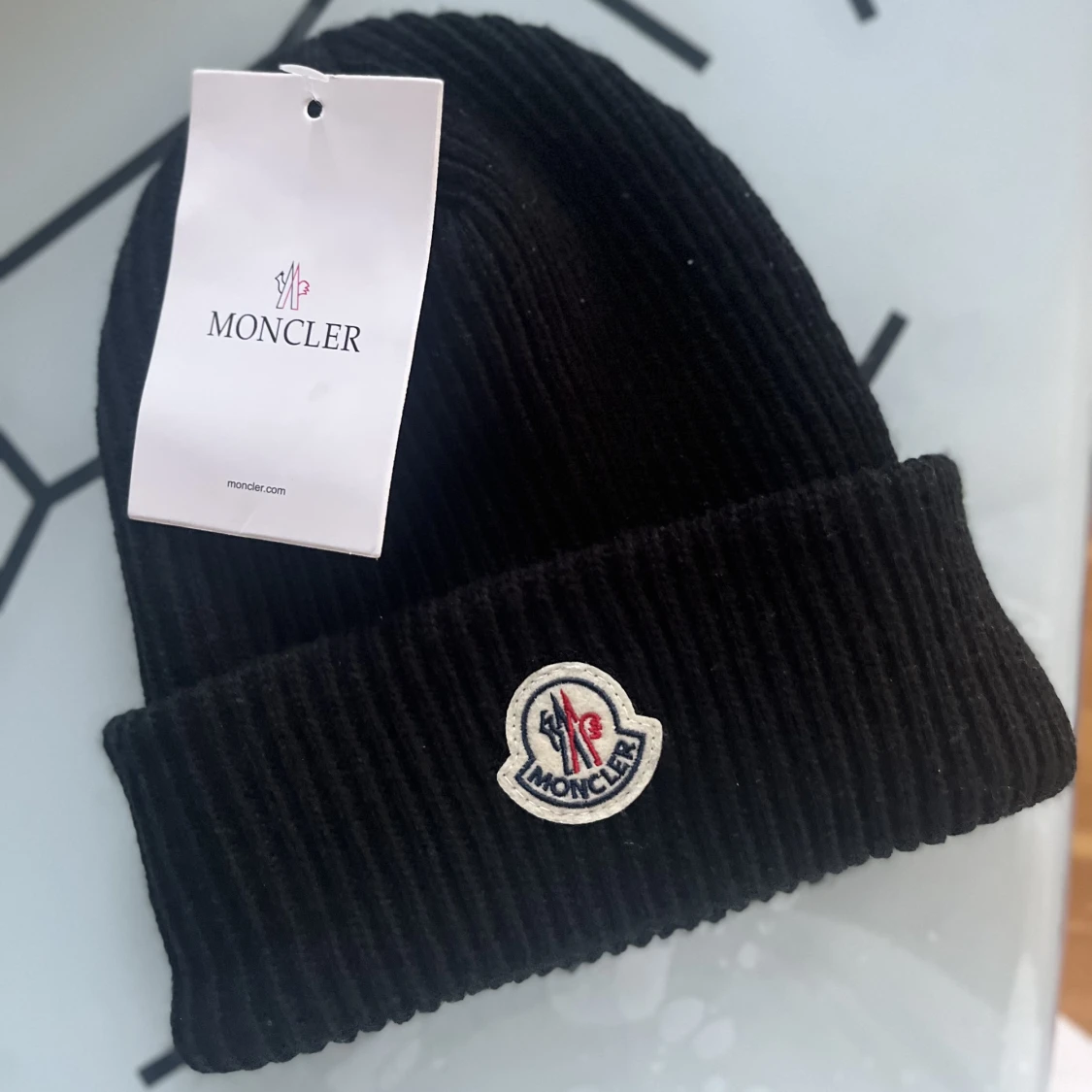 Moncler mössa