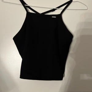 Linne  - Linne med mesh tyg över ryggen! Fint skick!