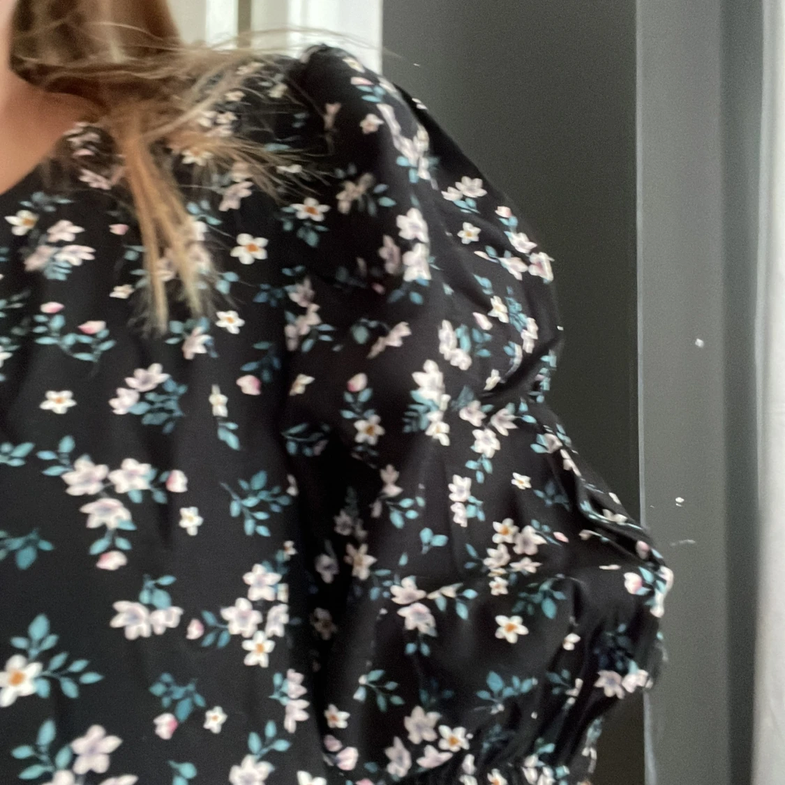 Lång blommig klänning 👗  - 91