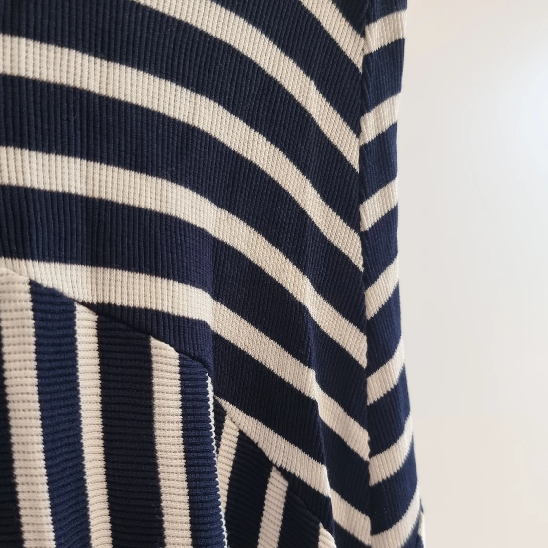 Randig stickad kjol från Mango - 90