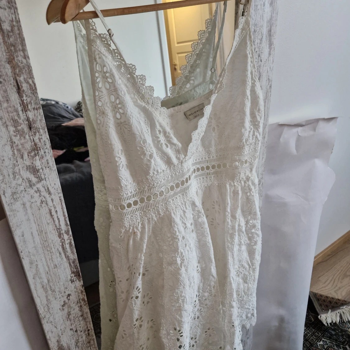 By malina vit sommarklänning storlek S - 91