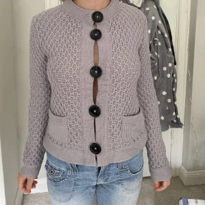 Dagmar kofta - Säljer denna super fina koftan från Dagmar🦋🦋