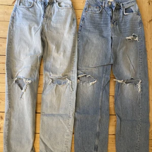 Gina tricot, jeans  - Säljer två par jeans från Gina tricot, båda jeansen är i stl 34. Något slitna längst ner, annars i fint skick. Båda jeansen är högmidjade. De säljes för 150kr/st allternativt 250kr för båda. Finns i Nyköping men kan även skicka om köparen står för frakten