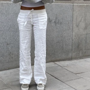 alobha linnebyxor  - säljer mina linnebyxor som tyvärr är för stora, fick hem de idag så de är endast testade, storlek xs