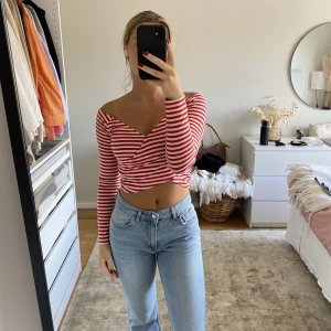 Randig tröja - Randig tröja från Bikbok, storlek S