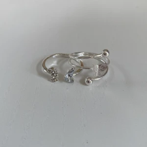 Silverringar  - Två söta silverringar med fjärilstema 🫶 inga skador eller liknande 💕(@5)