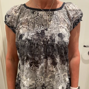 Odd molly blus  - Odd molly blus, passar även S & M