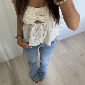 Zara topp  - Säljer min jätte fina populära topp från zara 😍😍