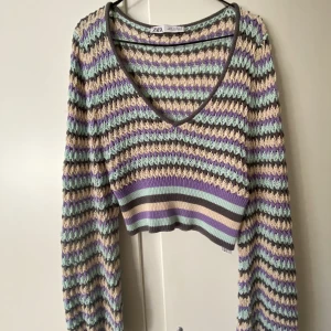 Virkad topp Zara  - Superfin virkad tröja från Zara, sparsamt använd 