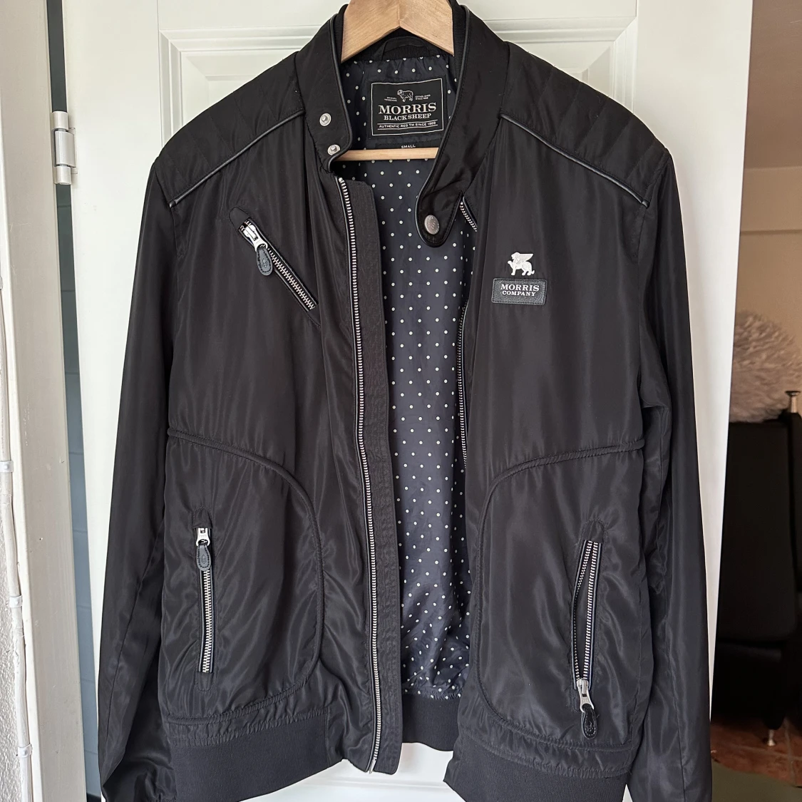 Morris Gilbert Jacka (S)