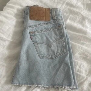 Levis kjol - Tyvärr lite för liten för mig därför säljer jag. Frakt tillkommer
